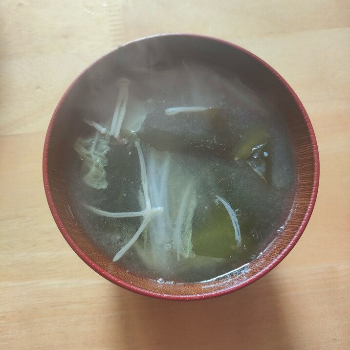 白菜とえのきとわかめのスープ